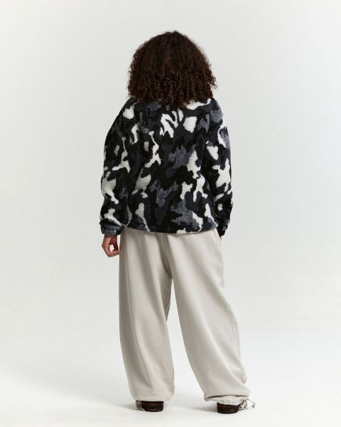 Cold Culture Abstract Fleece Grey Camo | 94571-PYRK