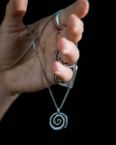 Cold Culture Spiral Necklace Jewelry Silver Black | 60487-ENJV